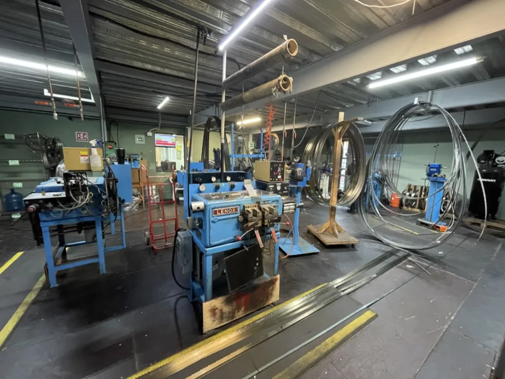 Welding Center para soldadura y fabricación de sierras cinta
